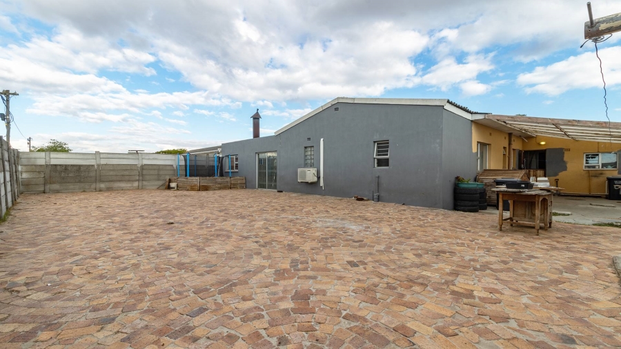 3 Bedroom Property for Sale in Belhar Western Cape